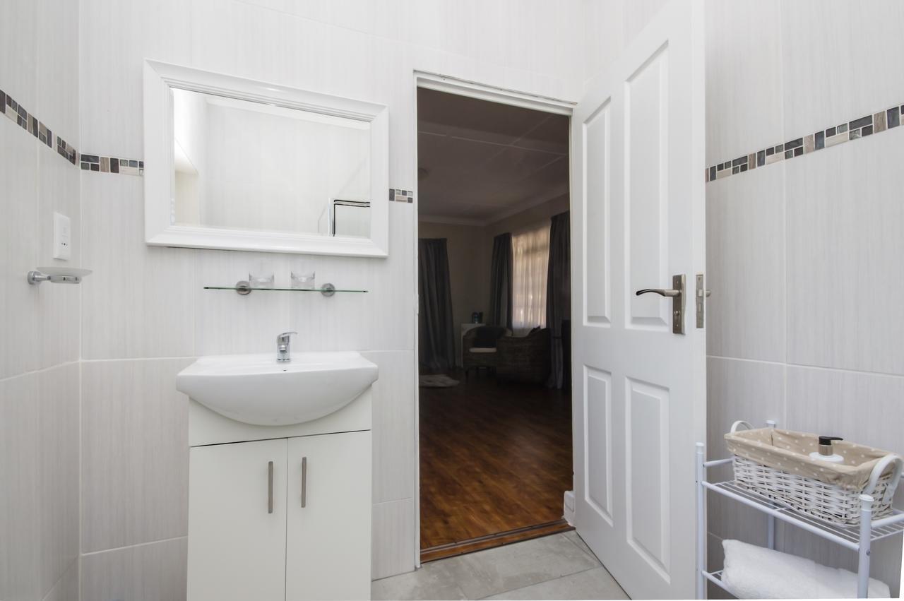 Walmer Villiers Self Catering Порт-Элизабет Экстерьер фото